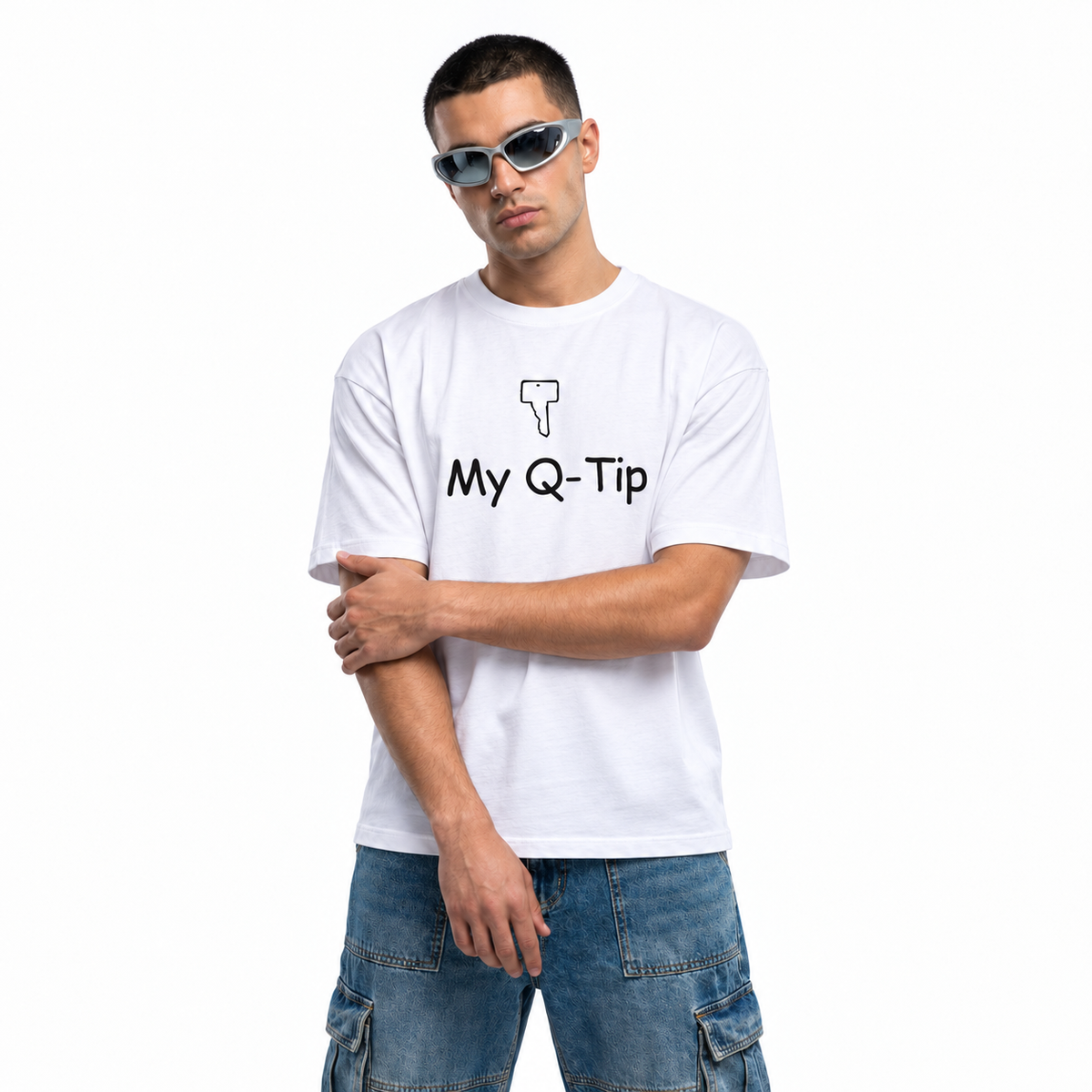 Qtip unisex graphic T-shirt — model